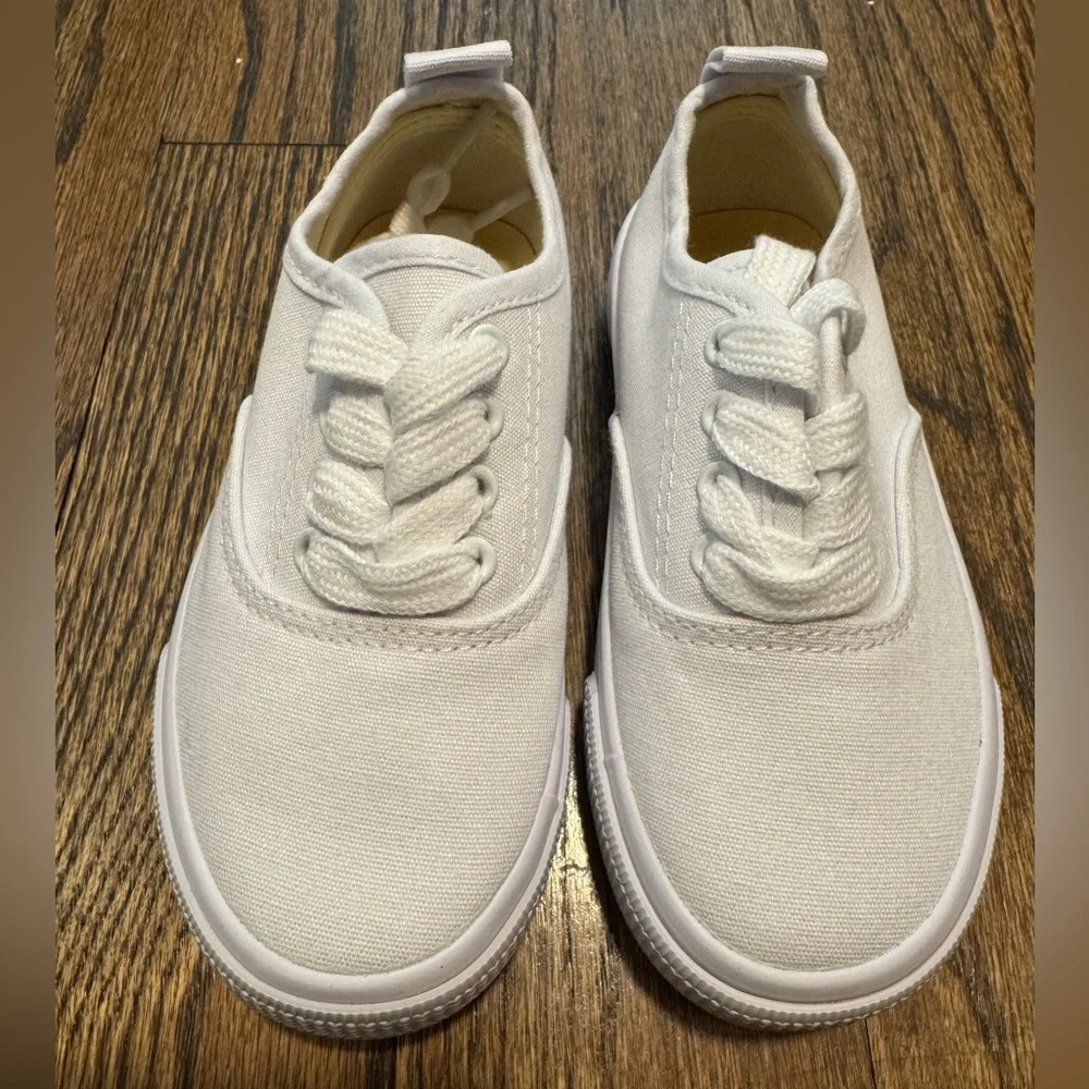 OPOEE White Canvas Lace-Up Sneakers – Toddler EU 26 (US 9)